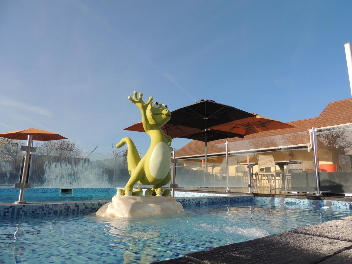Hotel Camping L'Arada Parc Sonzay Exterior foto